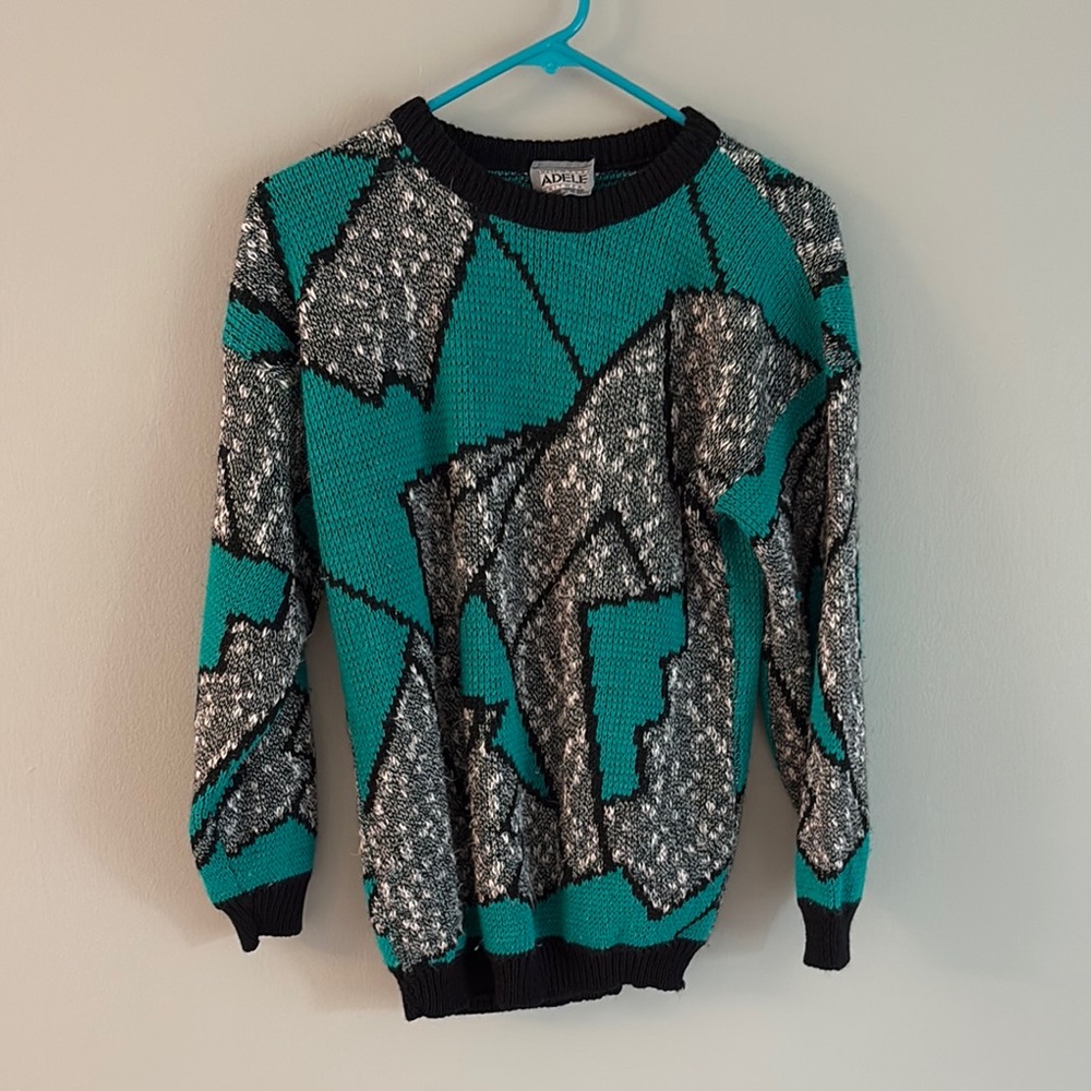 Green and Black Crew Neck Sweater with Abstract Design